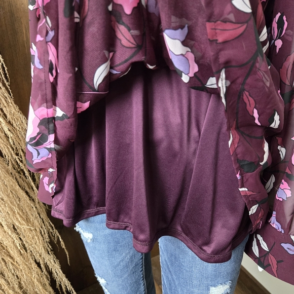 Lane Bryant Floral V-neck Peplum Blouse - Picture 6 of 15